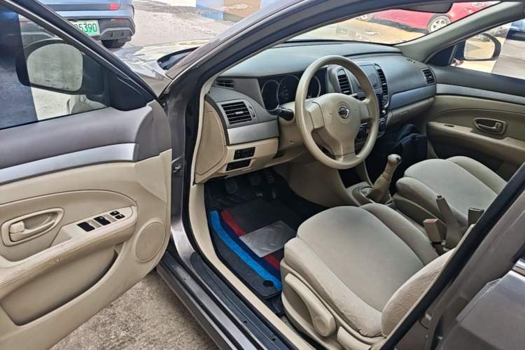 Used Nissan Sylphy 2012 Classic 1.6XE Manual Comfort Edition Driver Seat