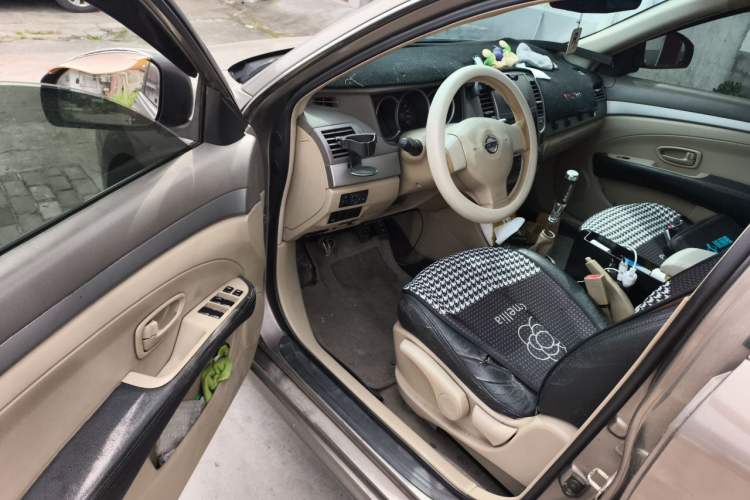 Used Nissan Sylphy 2012 Classic 1.6XE Manual Comfort Edition Driver Seat