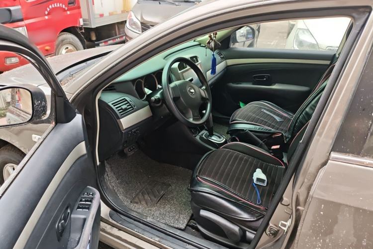 Used Nissan Sylphy 2012 Classic 1.6XE Automatic Comfort Edition Driver Seat