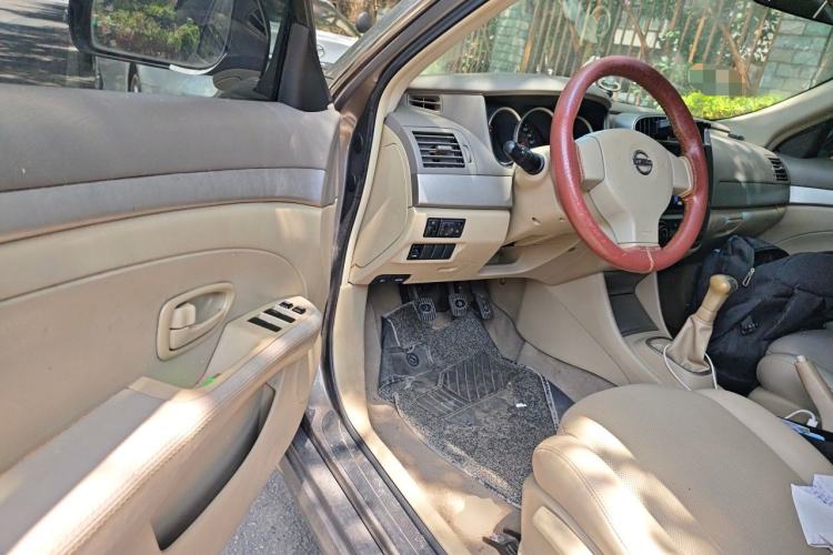 Used Nissan Sylphy 2012 Classic 1.6XE Manual Comfort Edition Driver Seat