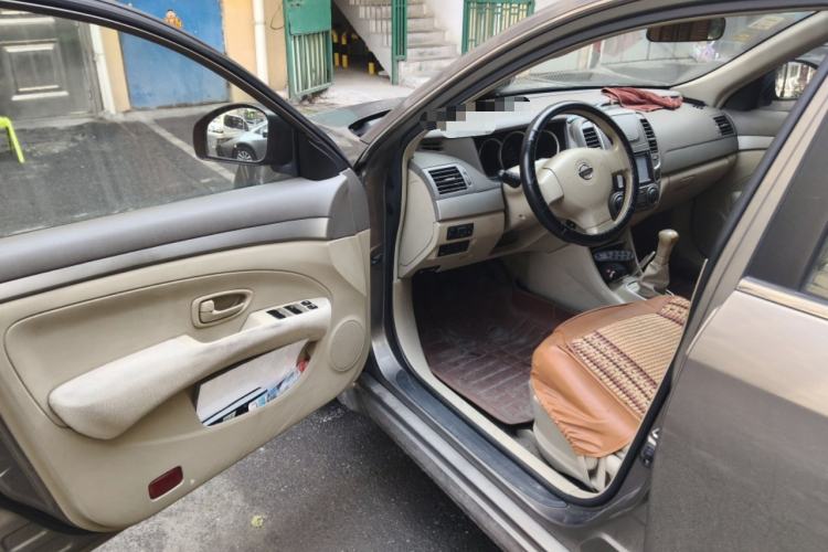 Used Nissan Sylphy 2012 Classic 1.6XE Manual Comfort Edition Driver Seat