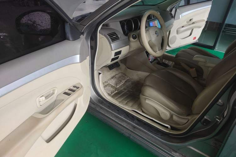 Used Nissan Sylphy 2012 Classic 1.6 XL Automatic Luxury Edition Driver Seat