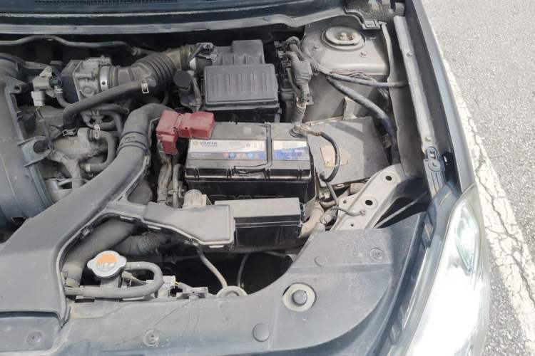 Used Nissan Sylphy 2012 Classic 1.6XE Manual Comfort Edition Engine Bay Left