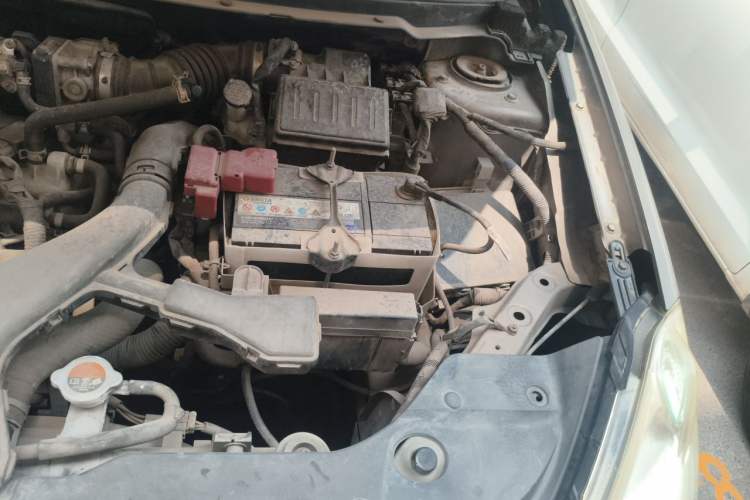Used Nissan Sylphy 2012 Classic 1.6XE Manual Comfort Edition Engine Bay Left