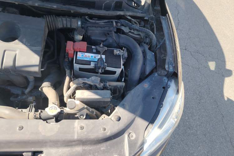 Used Nissan Sylphy 2012 1.6XE CVT Comfort Edition Engine Bay Left