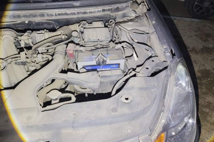 Used Nissan Sylphy 2012 Classic 1.6XE Manual Comfort Edition Engine Bay Left