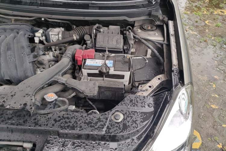 Used Nissan Sylphy 2012 Classic 1.6XE Manual Comfort Edition Engine Bay Left