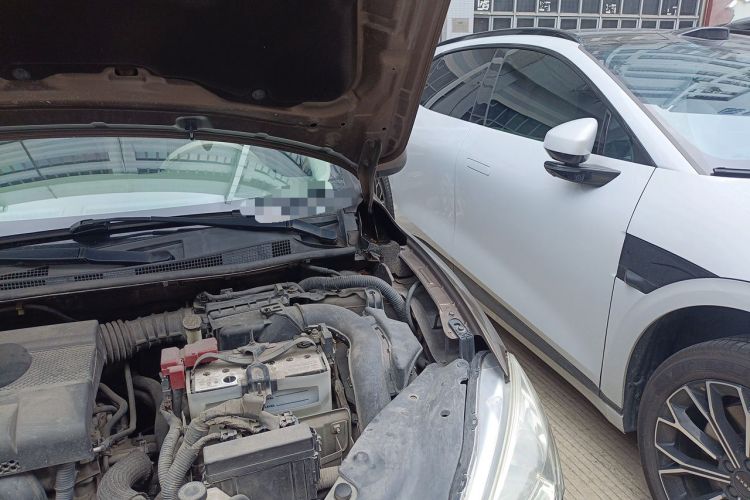 Used Nissan Sylphy 2012 1.6 XL CVT Luxury Edition Engine Bay Left
