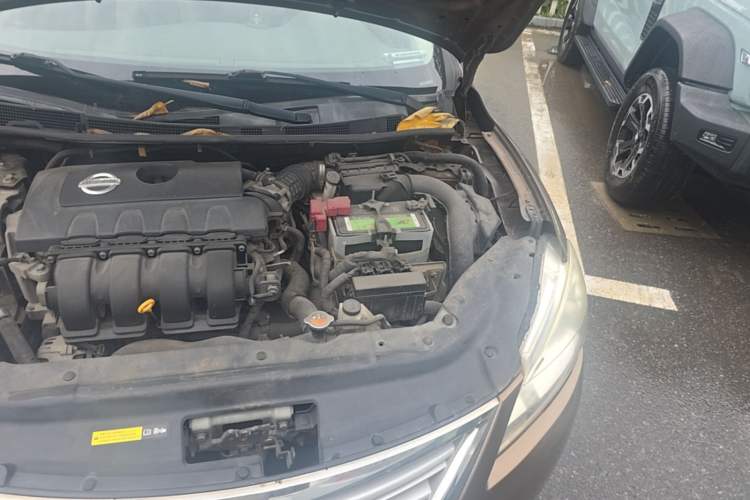 Used Nissan Sylphy 2012 1.8XL CVT Luxury Edition Engine Bay Left