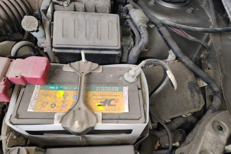 Used Nissan Sylphy 2012 Classic 1.6XE Automatic Comfort Edition Engine Bay Left