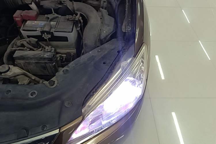 Used Nissan Sylphy 2012 1.6 XL CVT Luxury Edition Engine Bay Left