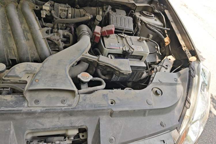 Used Nissan Sylphy 2012 Classic 1.6XE Manual Comfort Edition Engine Bay Left