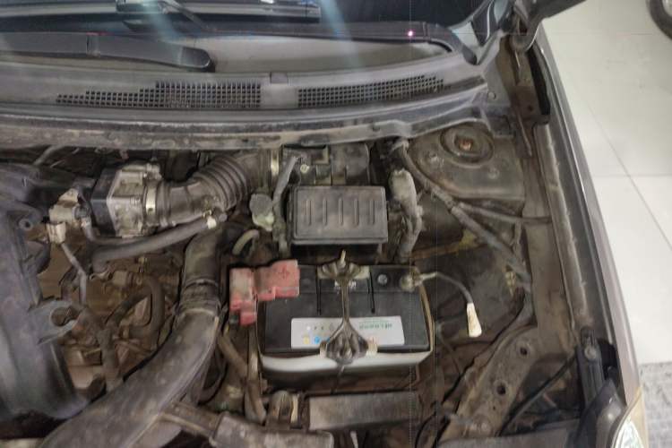 Used Nissan Sylphy 2012 Classic 1.6XE Automatic Comfort Edition Engine Bay Left