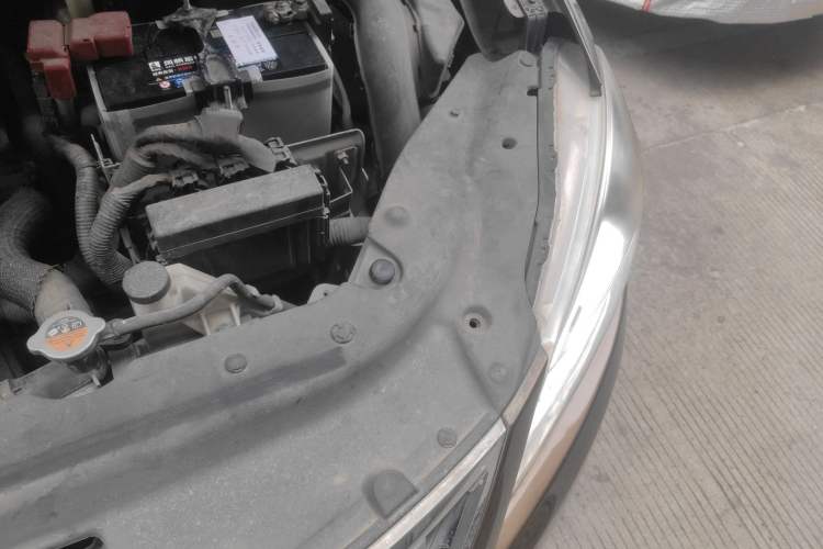 Used Nissan Sylphy 2012 1.6 XL CVT Luxury Edition Engine Bay Left