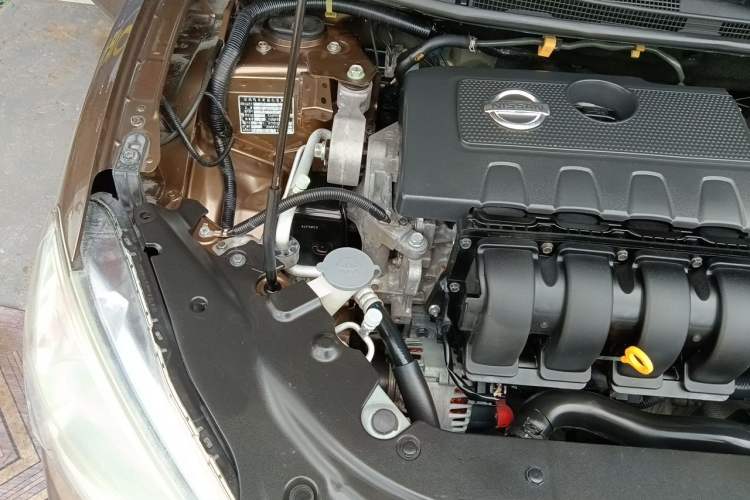 Used Nissan Sylphy 2012 1.8XL CVT Luxury Edition Engine Bay Right