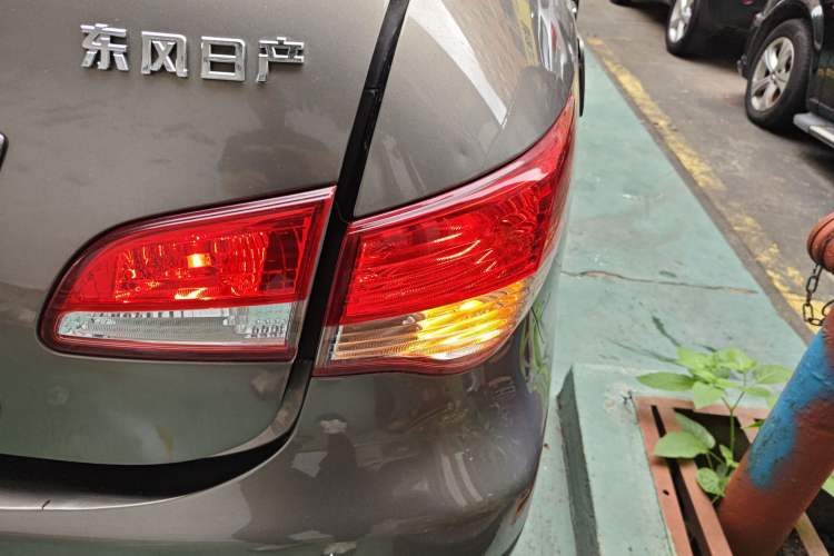 Used Nissan Sylphy 2012 Classic 1.6XE Automatic Comfort Edition Exterior 3