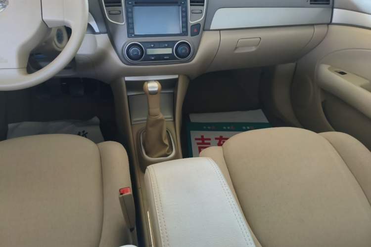 Used Nissan Sylphy 2012 Classic 1.6XE Manual Comfort Edition Gear Lever