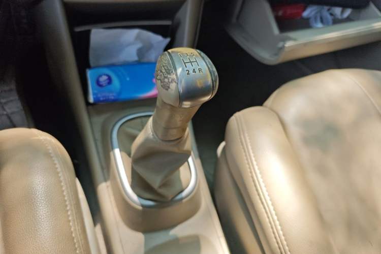 Used Nissan Sylphy 2012 Classic 1.6XE Manual Comfort Edition Gear Lever