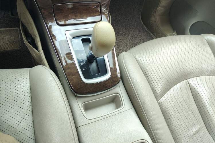 Used Nissan Sylphy 2012 1.6 XL CVT Luxury Edition Gear Lever