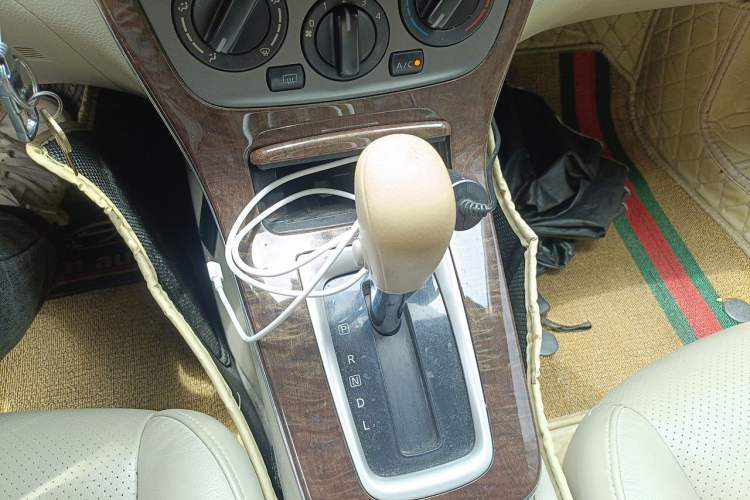 Used Nissan Sylphy 2012 1.6 XL CVT Luxury Edition Gear Lever