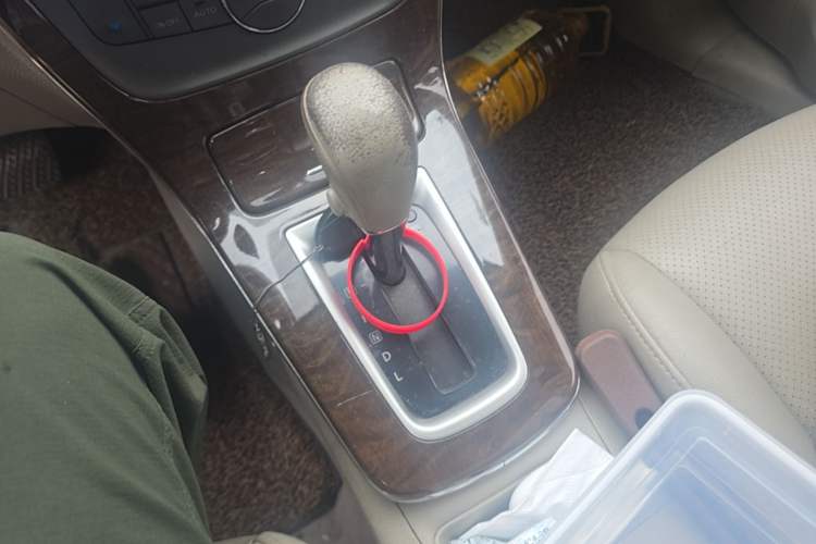 Used Nissan Sylphy 2012 1.8XL CVT Luxury Edition Gear Lever
