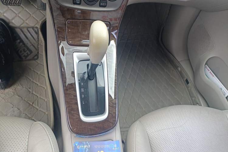 Used Nissan Sylphy 2012 1.6 XL CVT Luxury Edition Gear Lever