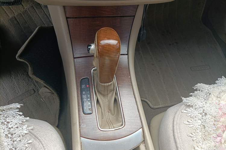Used Nissan Sylphy 2012 1.6XE CVT Comfort Edition Gear Lever