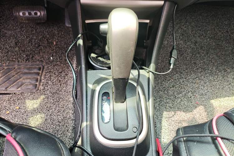Used Nissan Sylphy 2012 Classic 1.6XE Automatic Comfort Edition Gear Lever
