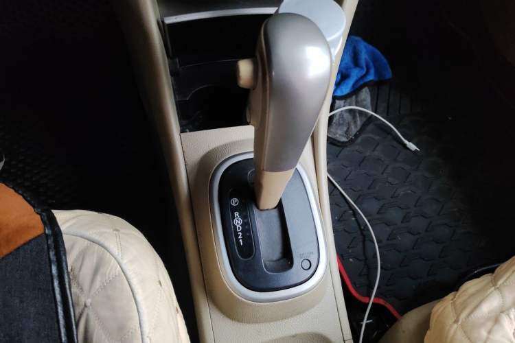 Used Nissan Sylphy 2012 Classic 1.6XE Automatic Comfort Edition Gear Lever