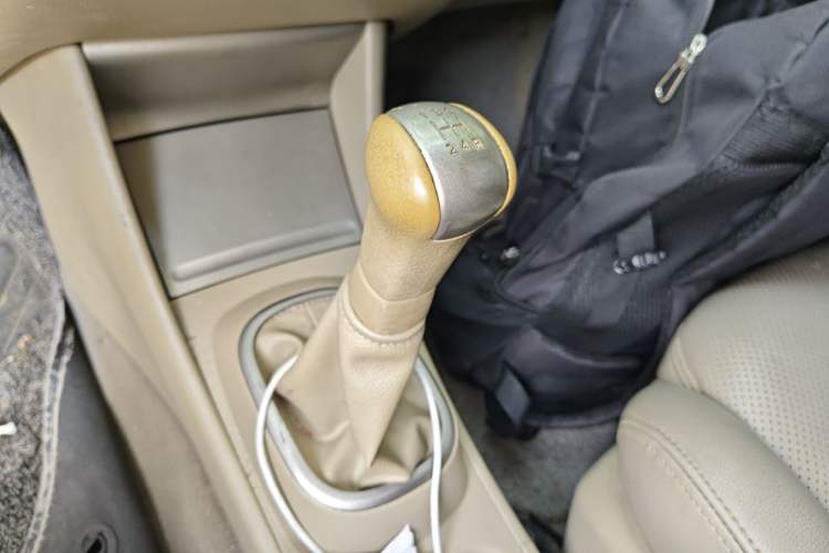 Used Nissan Sylphy 2012 Classic 1.6XE Manual Comfort Edition Gear Lever