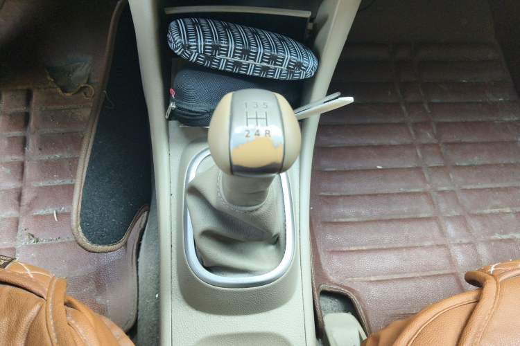 Used Nissan Sylphy 2012 Classic 1.6XE Manual Comfort Edition Gear Lever