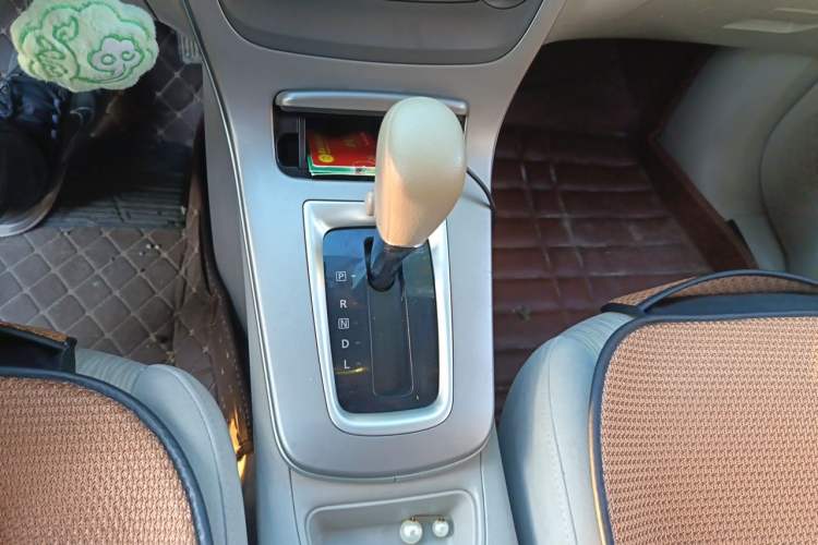 Used Nissan Sylphy 2012 1.6XE CVT Comfort Edition Gear Lever