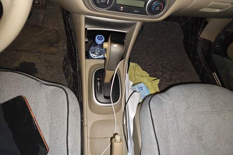 Used Nissan Sylphy 2012 Classic 1.6XE Automatic Comfort Edition Gear Lever