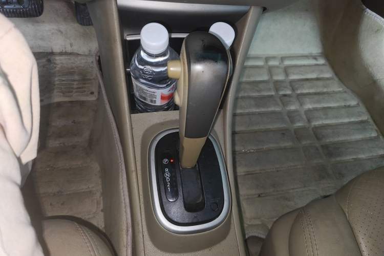 Used Nissan Sylphy 2012 Classic 1.6 XL Automatic Luxury Edition Gear Lever