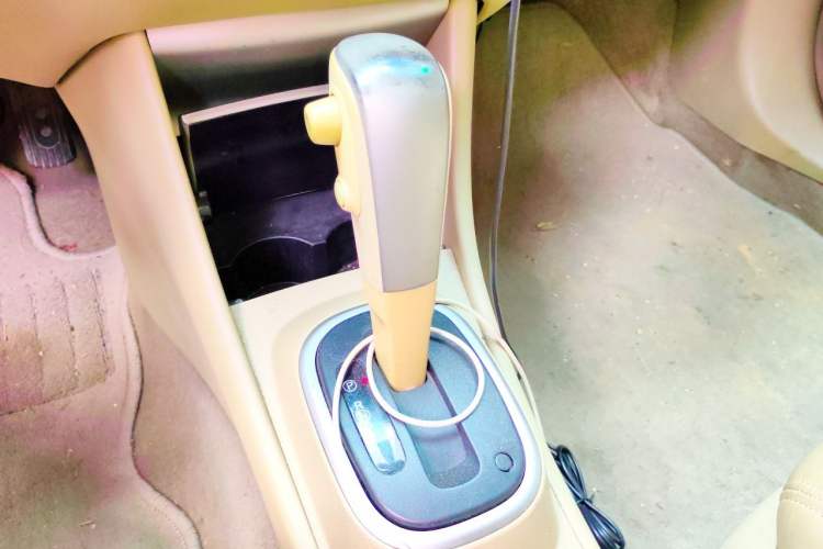 Used Nissan Sylphy 2012 Classic 1.6 XL Automatic Luxury Edition Gear Lever