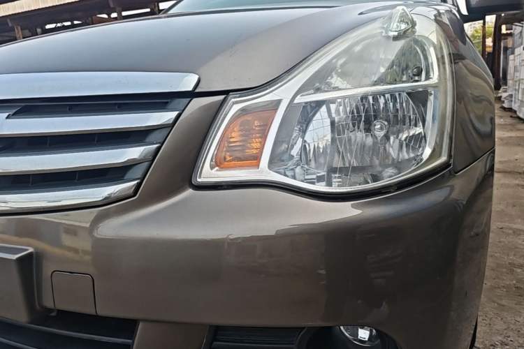 Used Nissan Sylphy 2012 Classic 1.6XE Manual Comfort Edition Left Front Headlight