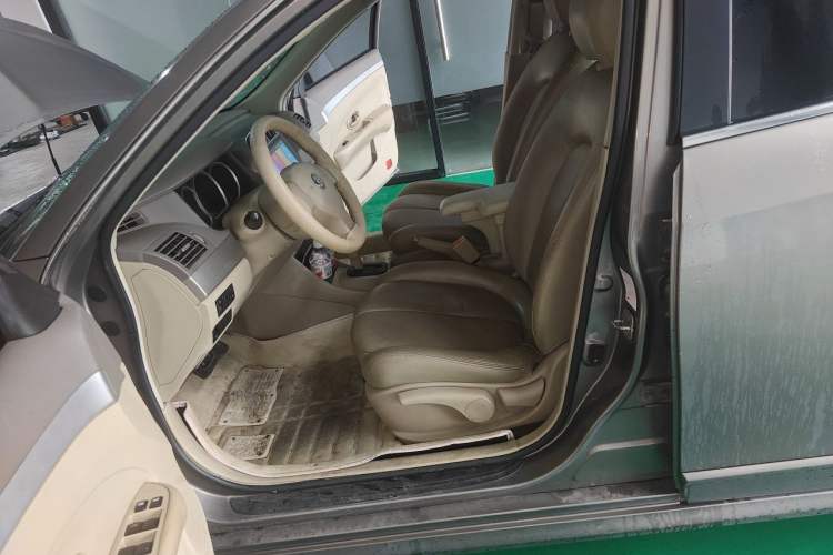 Used Nissan Sylphy 2012 Classic 1.6 XL Automatic Luxury Edition Left Front Seat