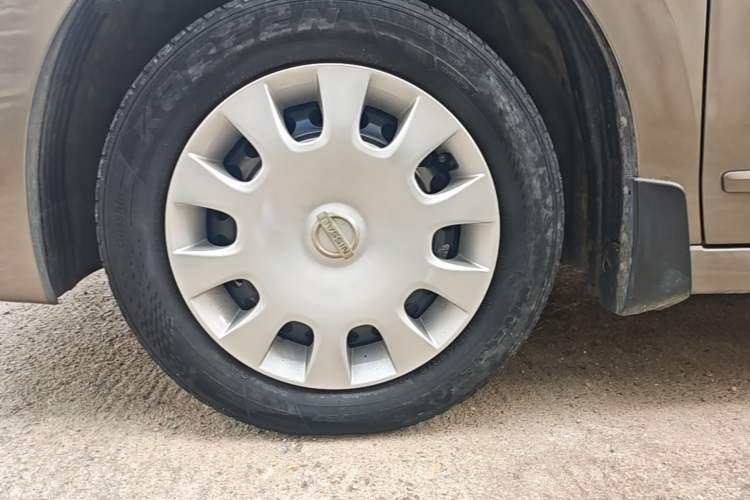 Used Nissan Sylphy 2012 Classic 1.6XE Manual Comfort Edition Left Front Wheel Hub