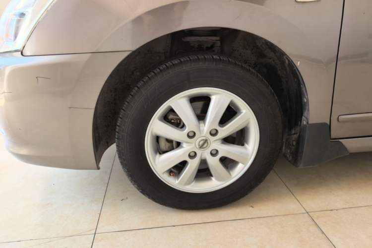 Used Nissan Sylphy 2012 Classic 1.6XE Manual Comfort Edition Left Front Wheel Hub
