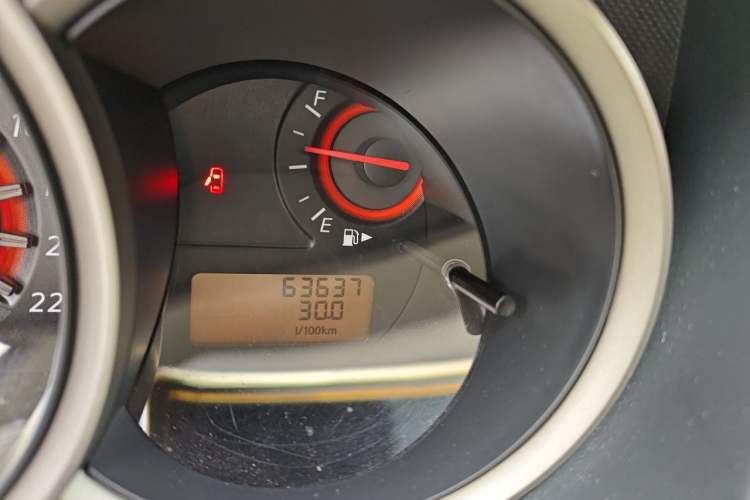 Used Nissan Sylphy 2012 1.6XE Manual Comfort Edition Odometer Close Up