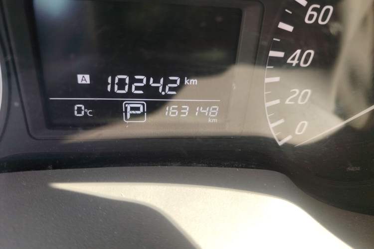 Used Nissan Sylphy 2012 1.6XE CVT Comfort Edition Odometer Close Up