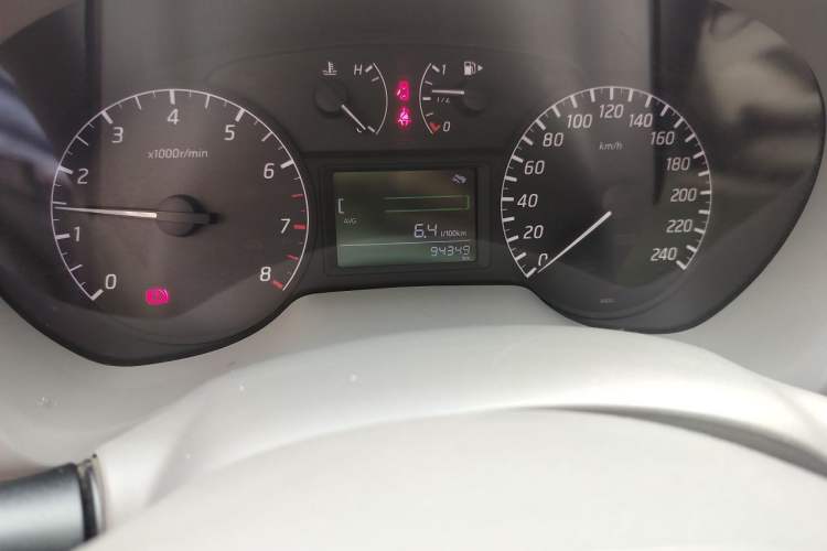 Used Nissan Sylphy 2012 1.6XE Manual Comfort Edition Odometer Close Up