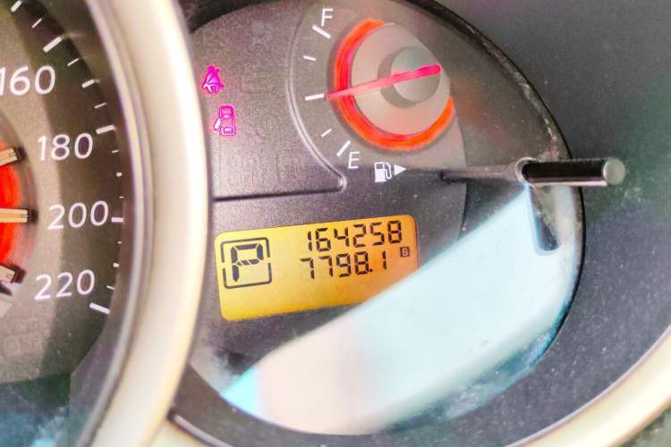 Used Nissan Sylphy 2012 Classic 1.6 XL Automatic Luxury Edition Odometer Close Up