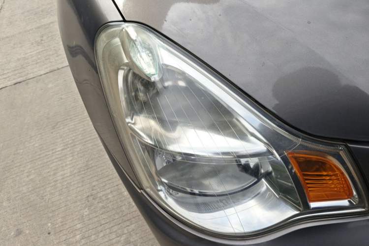 Used Nissan Sylphy 2012 1.6XE Manual Comfort Edition Right Front Headlight