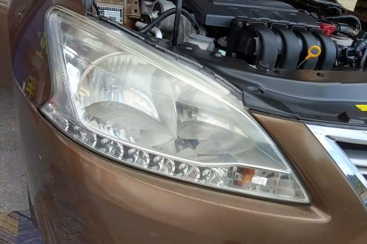 Used Nissan Sylphy 2012 1.8XL CVT Luxury Edition Right Front Headlight