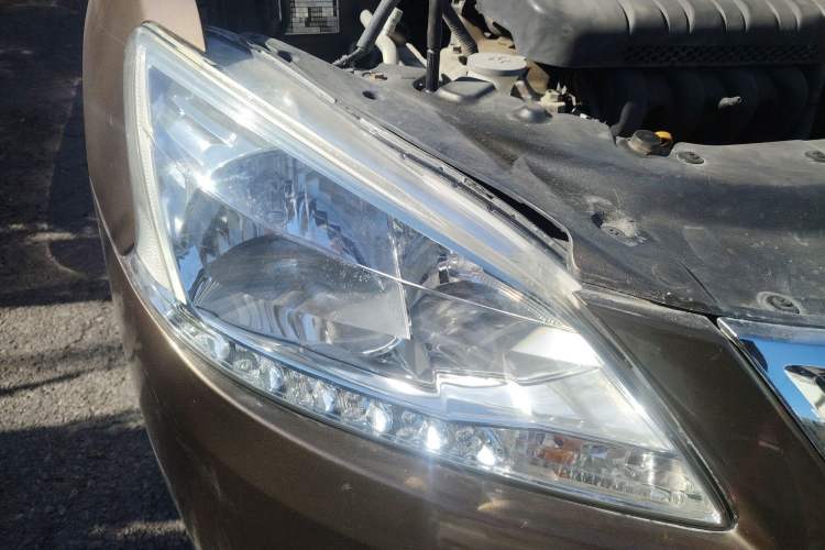 Used Nissan Sylphy 2012 1.6XE CVT Comfort Edition Right Front Headlight