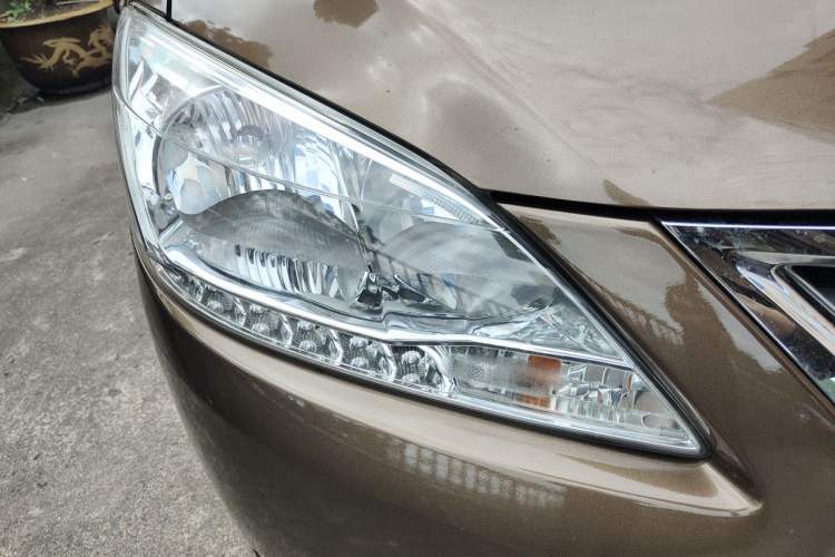Used Nissan Sylphy 2012 1.6 XL CVT Luxury Edition Right Front Headlight