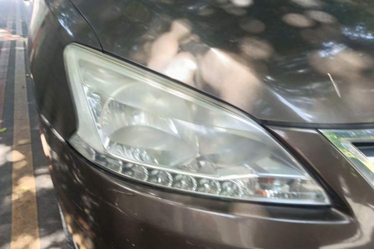 Used Nissan Sylphy 2012 1.6XE CVT Comfort Edition Right Front Headlight