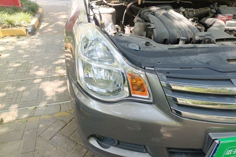 Used Nissan Sylphy 2012 Classic 1.6XE Manual Comfort Edition Right Front Headlight