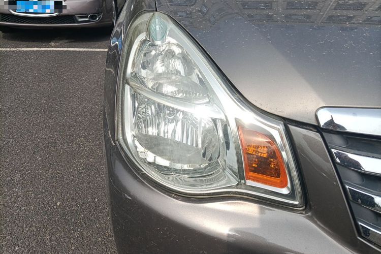 Used Nissan Sylphy 2012 1.6XE CVT Comfort Edition Right Front Headlight